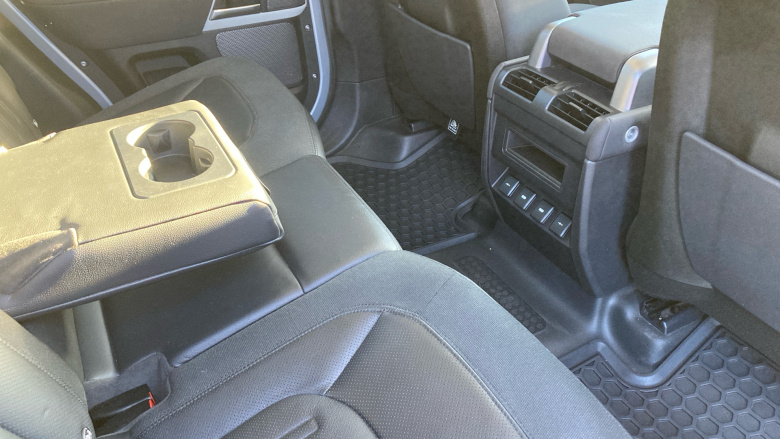 Land Rover Defender 2.0 D240 SE 110 5dr Auto Diesel Estate